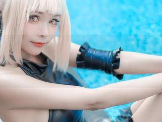 Kitkat Cosplay黑白！图片里的光影魔法，资源时刻都在线，别眨眼哦。